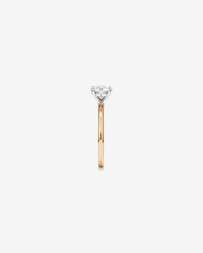 Round Cut Engagement Ring